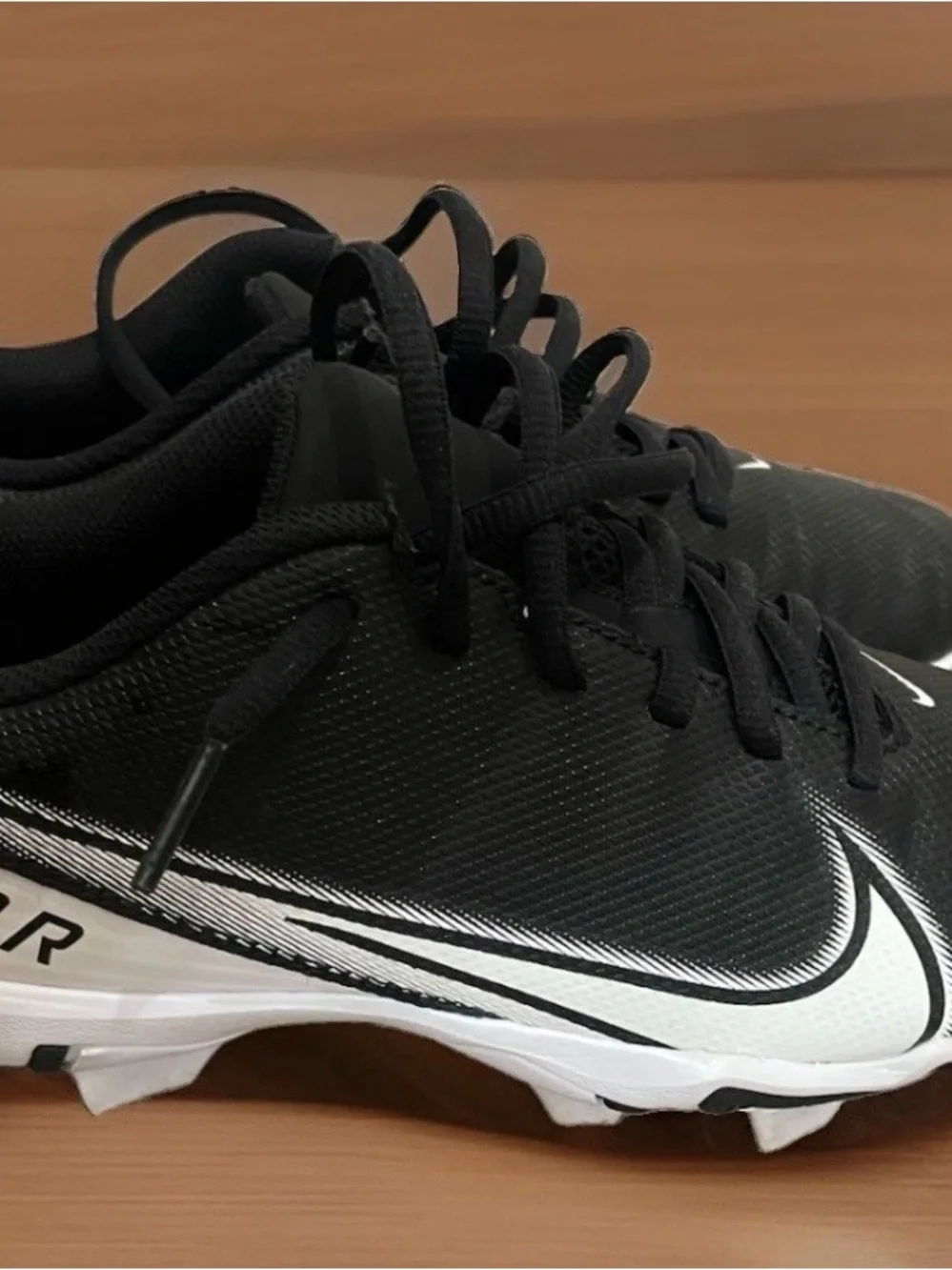Nike Vapor Cleats Fastflex,Boys Size 5.5 Y Black& White CD0077-001